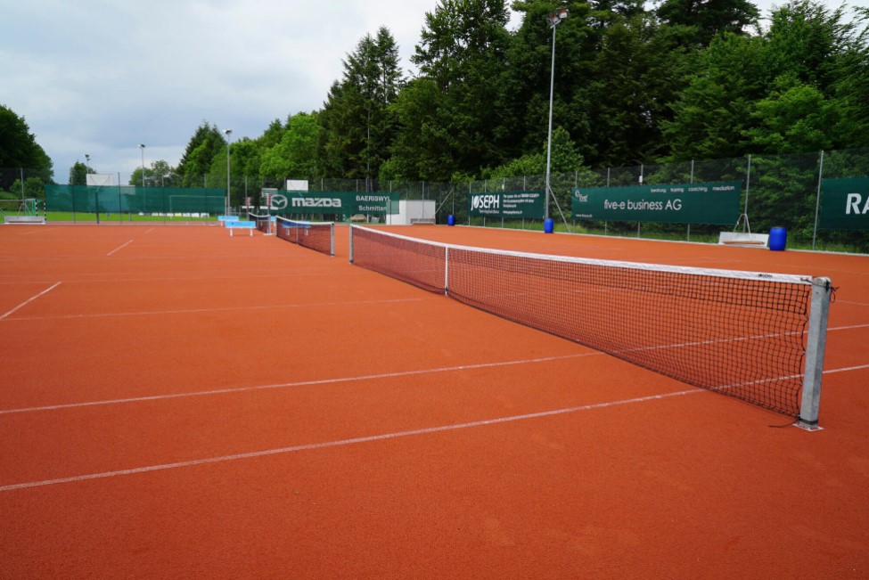 Tenniskenttä